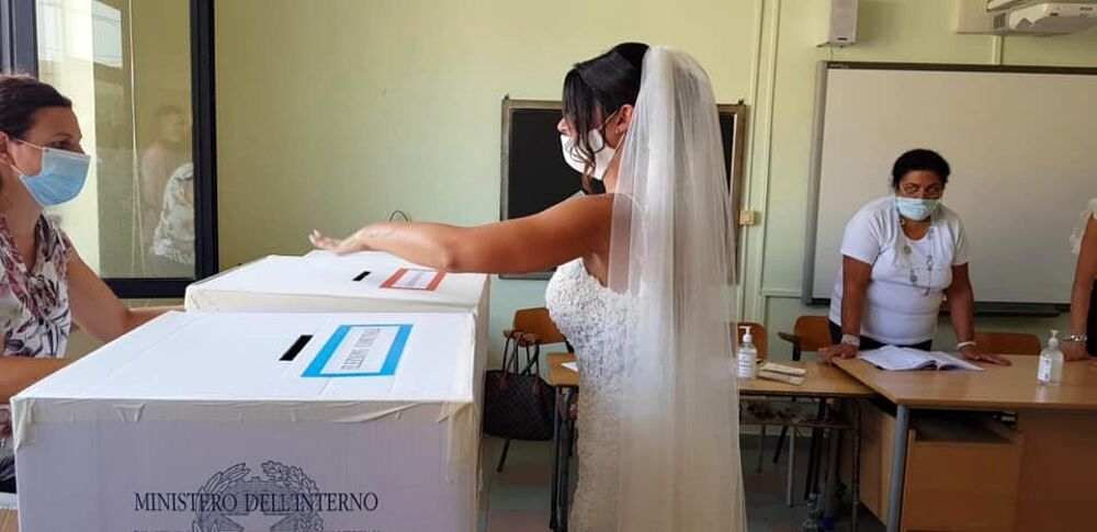 "Oggi voti? Certo, dopo il matrimonio mi reco al seggio": curiosità a Sassano per gli "sposi elettori"