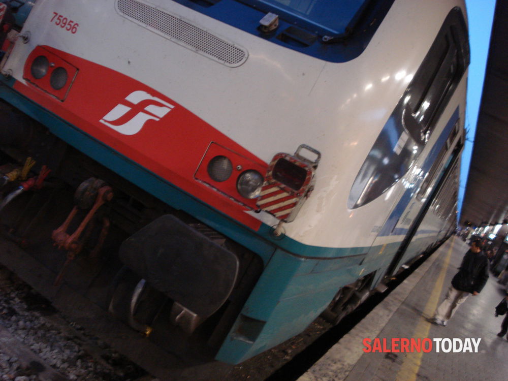 Lavori, treni soppressi sulla linea Sarno-Salerno: i bus sostitutivi e i disagi