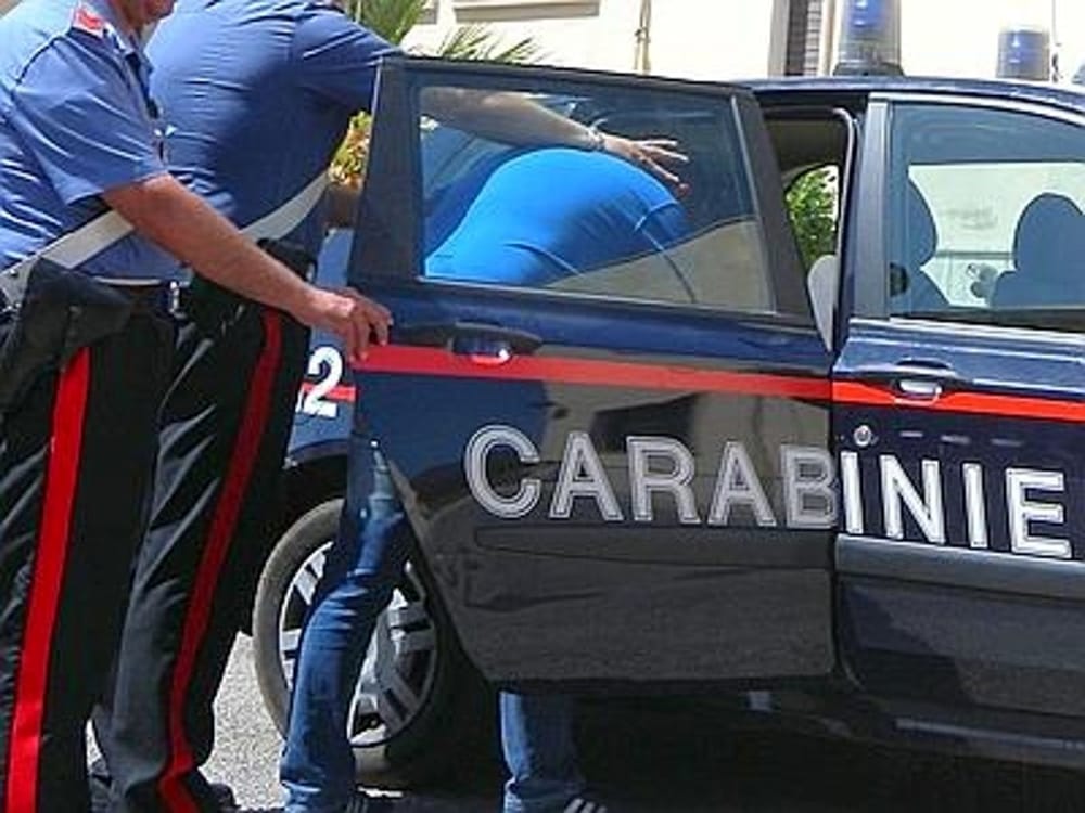Pontecagnano, vede i carabinieri e tenta di fuggire: arrestato 51enne