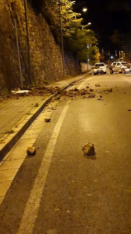 Danni maltempo: frana in via Moscato a Salerno, cornicione pericolante a Pontecagnano