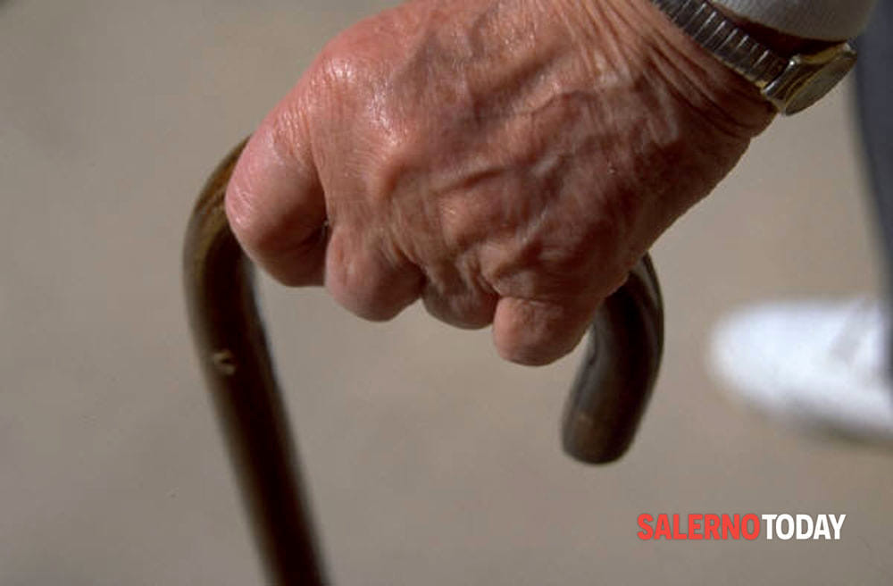 “Dateci oro e soldi, se no vostra figlia finisce nei guai”: coppia di anziani truffata a Scafati