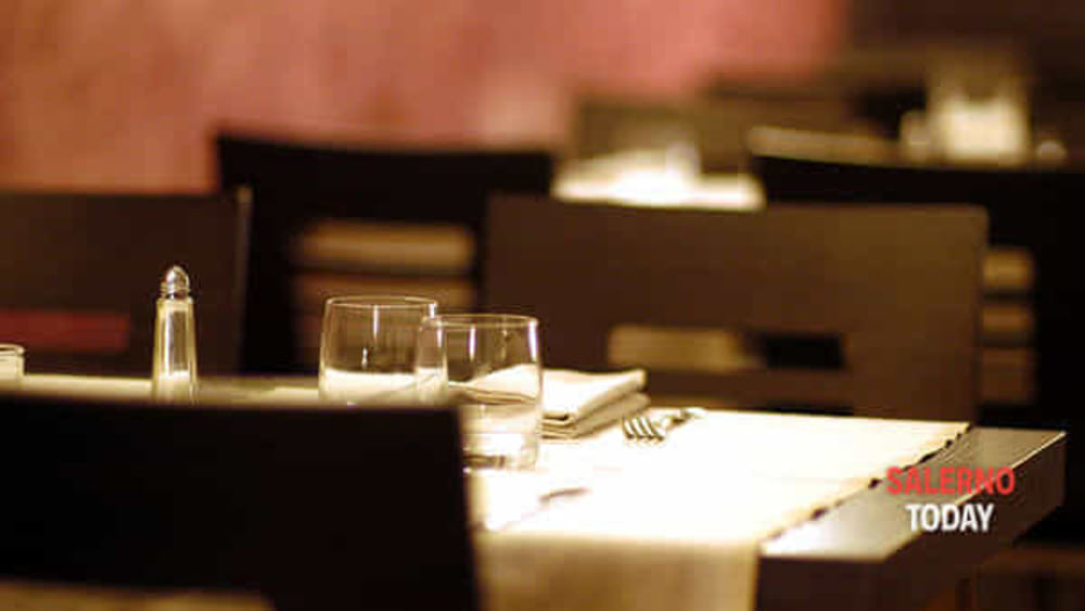 Covid-19, la Regione ha deciso: bar e ristoranti aperti fino alle ore 23