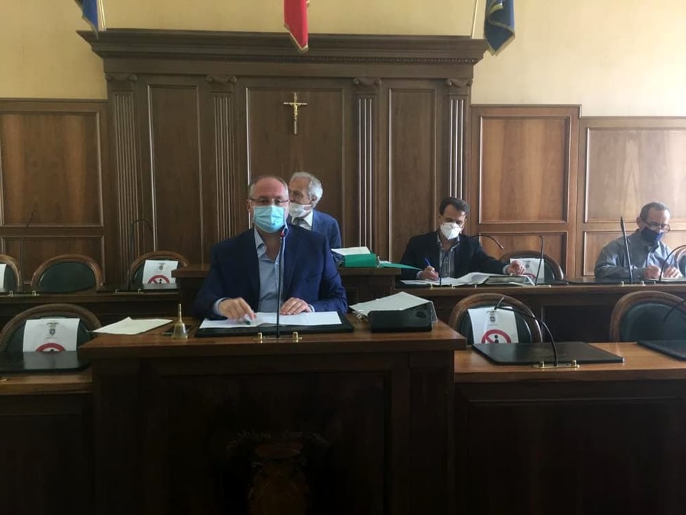 Concluso il consiglio provinciale, minuto di silenzio in ricordo del sindaco Giuliano