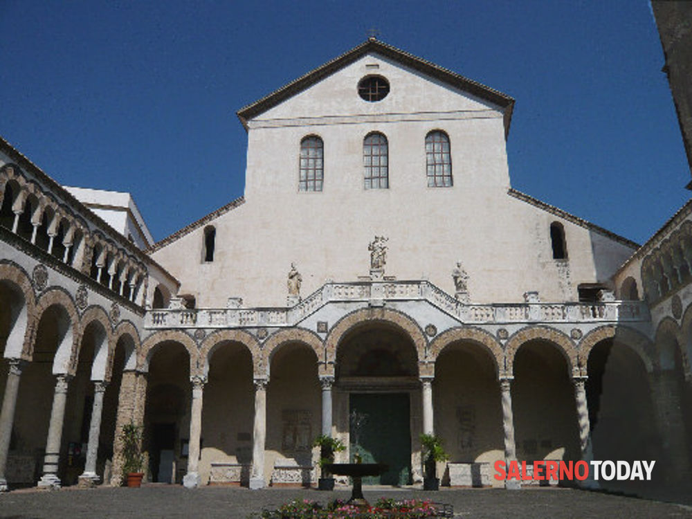 Duomo di Salerno, Bellandi celebra una Messa per ricordare i morti del Coronavirus