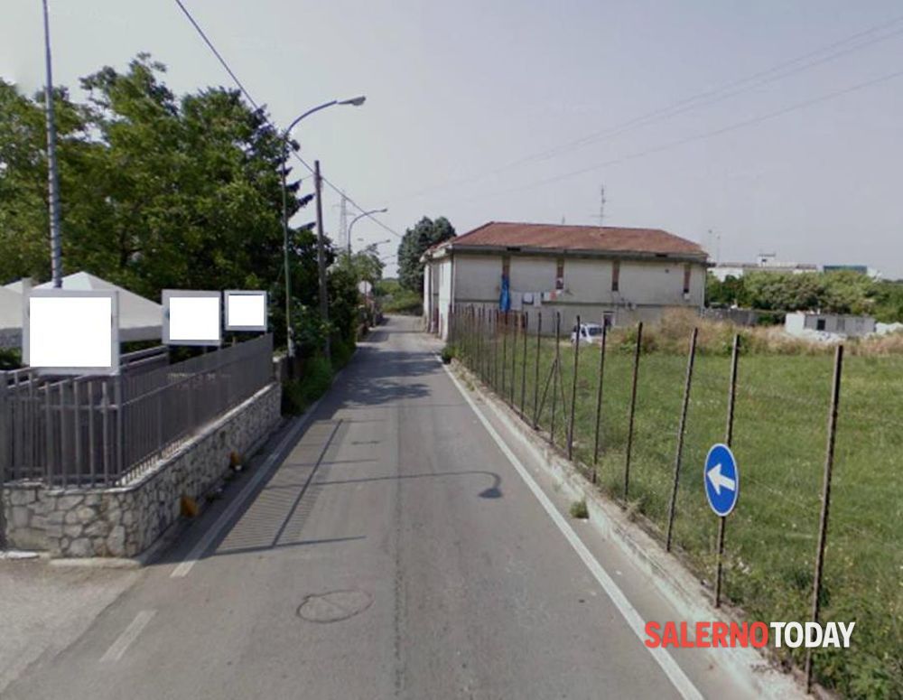 Tentato furto in un’azienda rifiuti a Salerno: ladri in fuga lungo il fiume