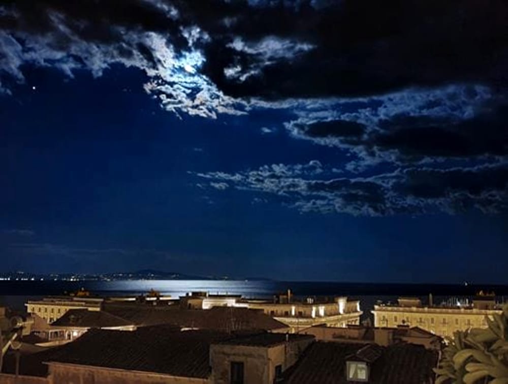 La luna del Cervo illumina Salerno: tutti con il naso all’insù