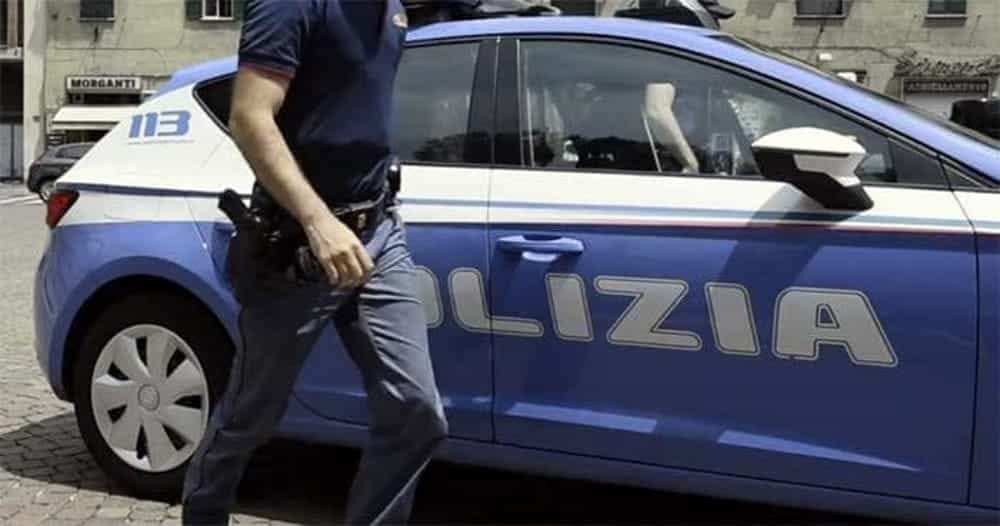 Vede i poliziotti e tenta la fuga: arrestato pregiudicato a Salerno