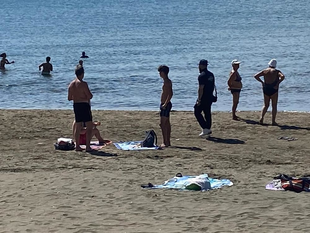 Primo weekend dei vigilantes sulle spiagge, Napoli: “Non abbassiamo la guardia”