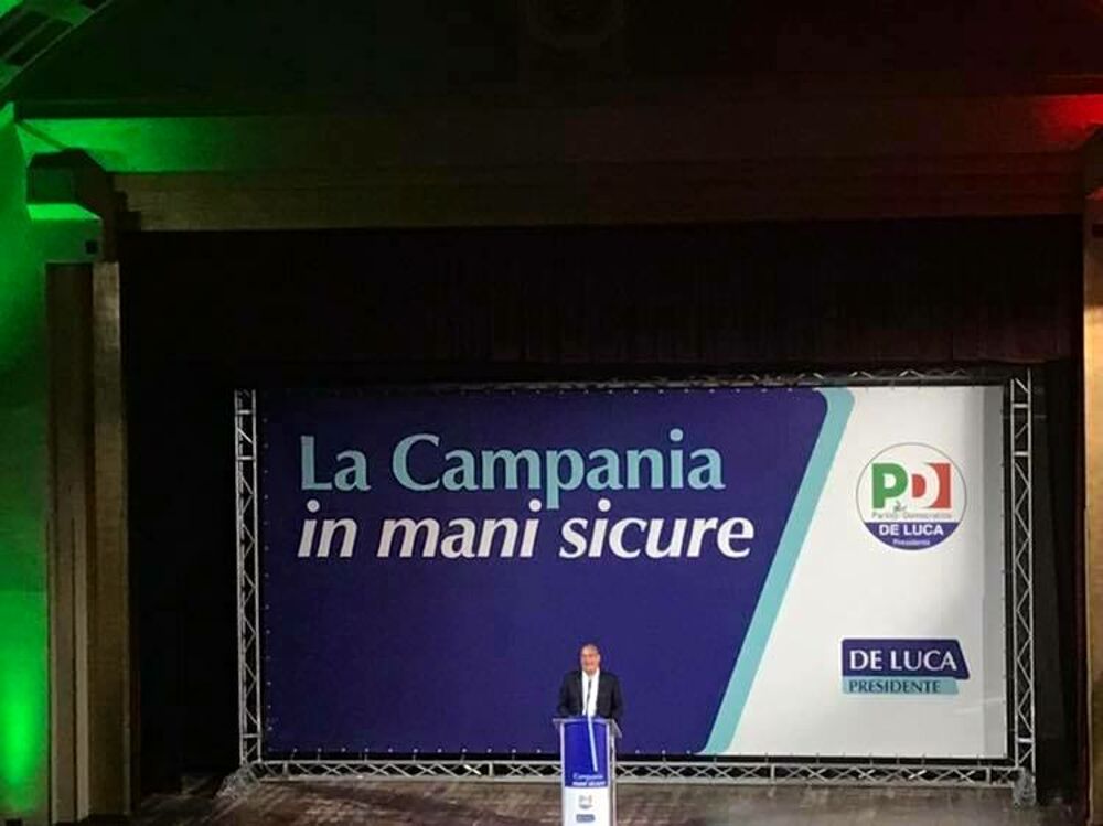 Regionali, Zingaretti a Salerno: "De Luca è un grande. Dobbiamo fermare le destre"