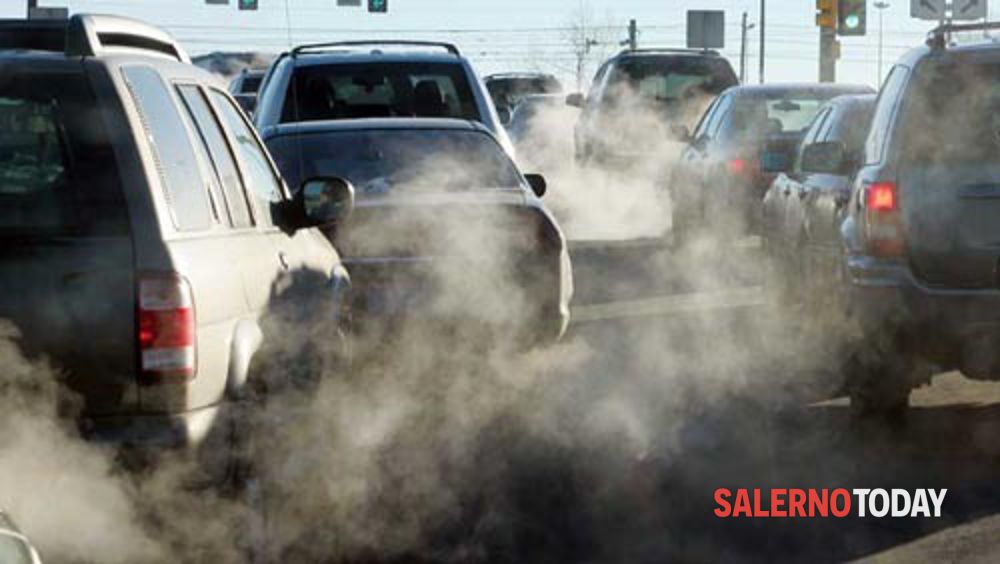 Allarme smog, bocciate anche Salerno e Nocera Inferiore: il dossier di Legambiente
