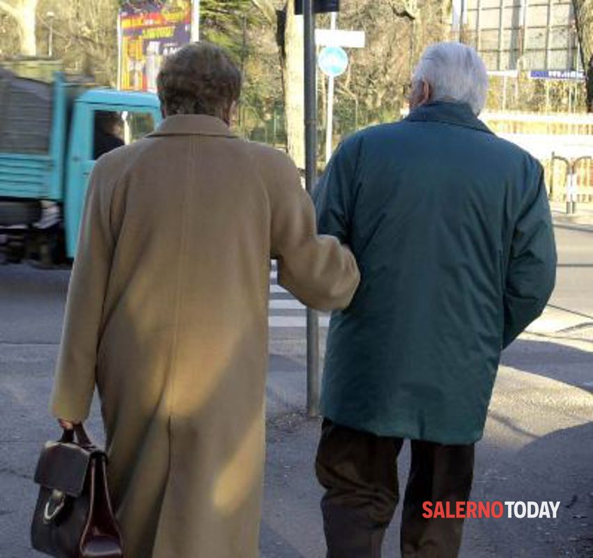Truffavano gli anziani salernitani: espulsi quattro pluripregiudicati