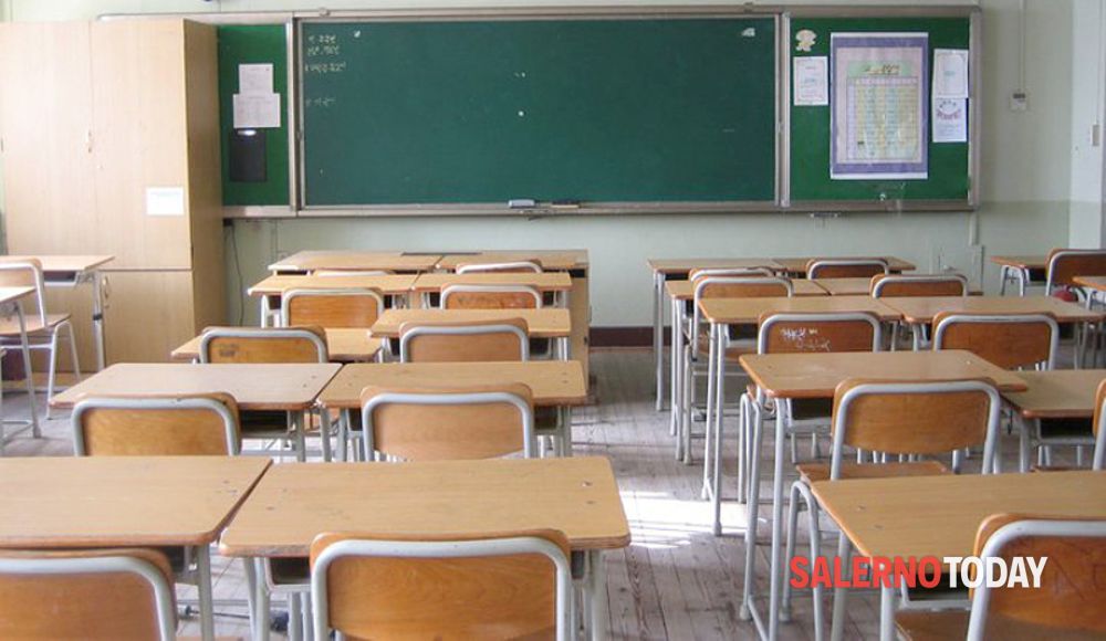 Covid, 50 docenti salernitani chiedono esonero dalla didattica in presenza