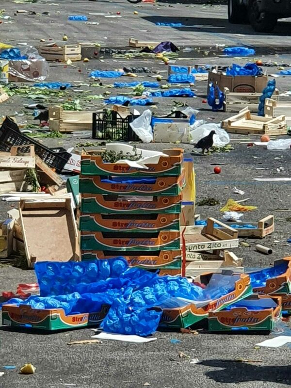 Frutta e verdura abbandonati nei mercati di Salerno: l’appello della Fp Cgil al sindaco