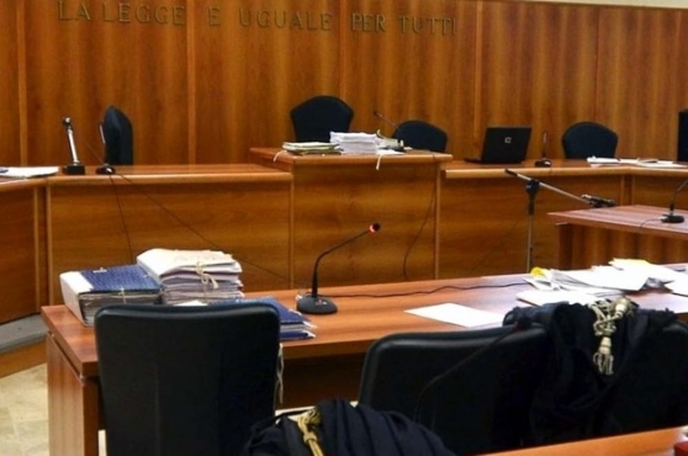 Covid e giustizia: chiusura del tribunale di Vallo, la protesta degli avvocati