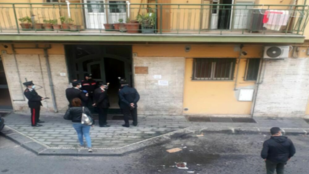 Bombe carta e proteste sotto casa di De Luca a Salerno: 4 indagati