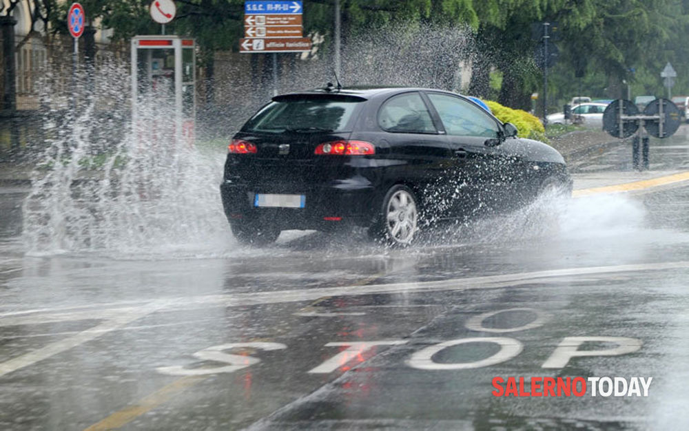 Tornano pioggia e vento: nuova allerta meteo a Salerno e in Campania