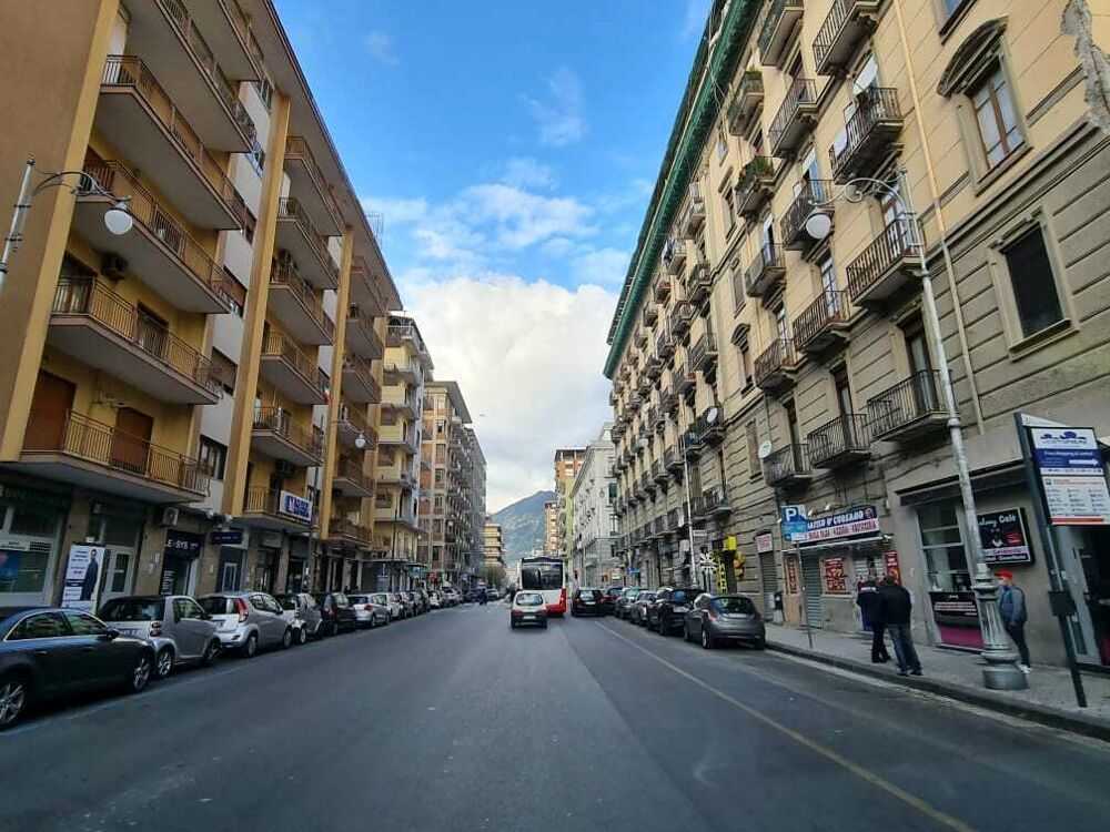 Zona rossa e controlli: città blindata, strade deserte a Salerno