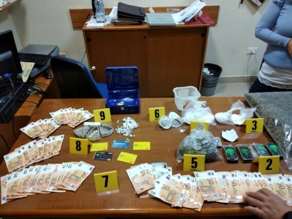 Scoperto un market della droga a Nocera: il blitz, 3 arresti