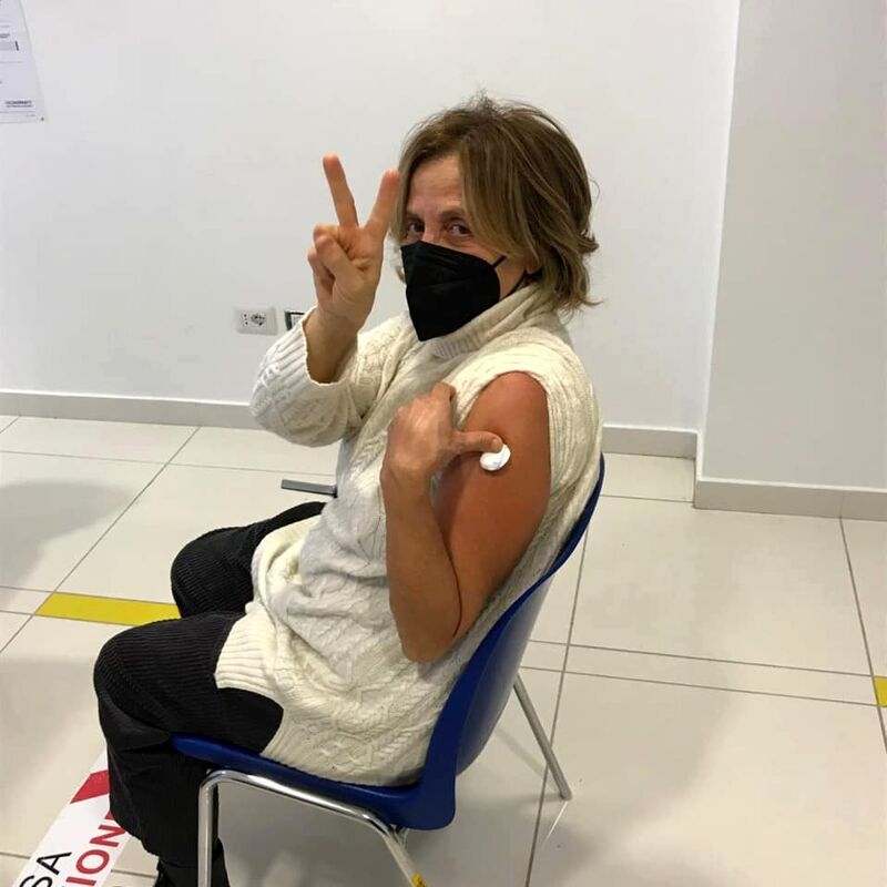 La moglie del sindaco di Salerno si vaccina: Amatruda infuriato, il Moscati interviene