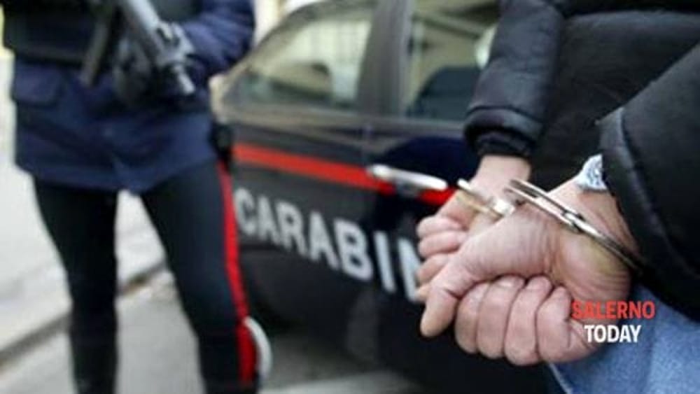 Nascondeva 1 chilo e mezzo di cocaina in auto: arrestato volontario del 118 a Pagani