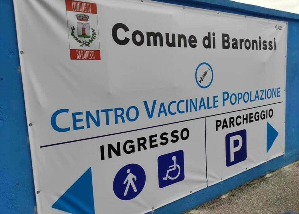 Centro Vaccinale di Baronissi: sospesi i vaccini per mancata fornitura, parla il sindaco