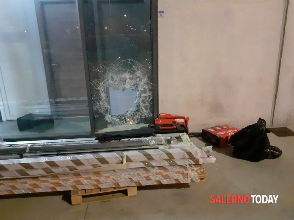 Tentato furto in una fabbrica di alluminio a Salerno: l’Ivri mette in fuga i ladri