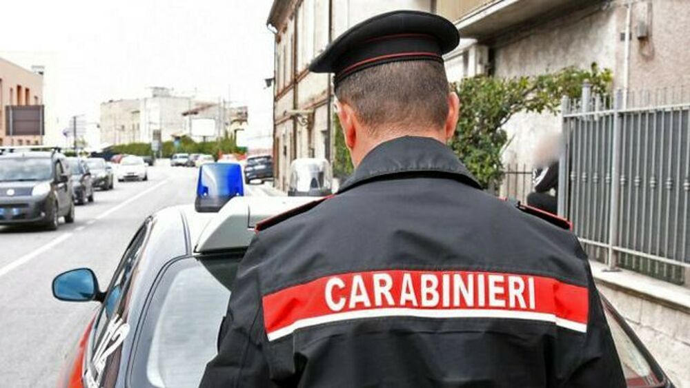 Fa il vaccino, poi muore di trombosi: via Seripando dice addio al carabiniere