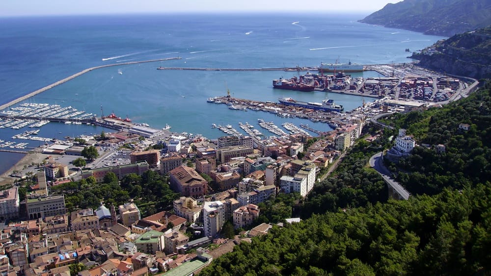 Salerno è la terza città d’Italia dove si pagano più tasse: il report dei sindacati