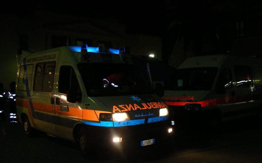Incidente frontale tra auto a Pisciotta: due feriti