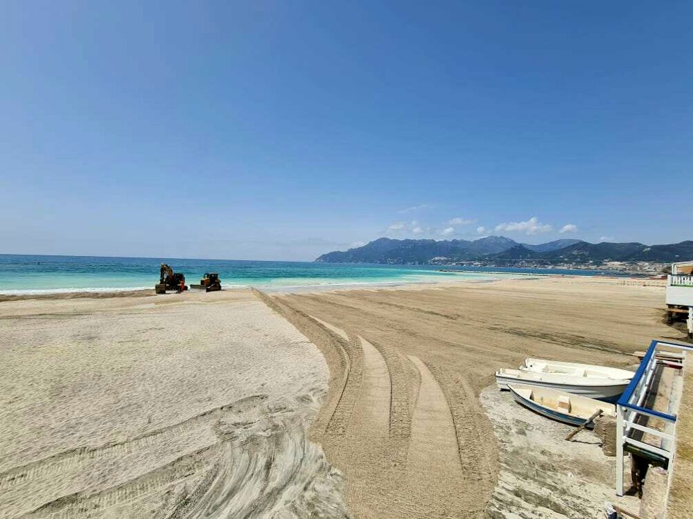 Servizi pubblici balneari sulle spiagge demaniali: il bando del Comune di Salerno