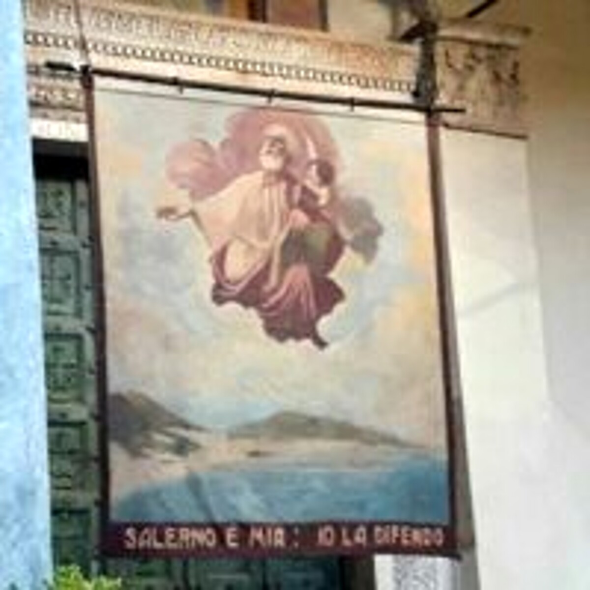 “Salerno è mia, io la difendo”: alzata del panno, la città ai piedi di San Matteo