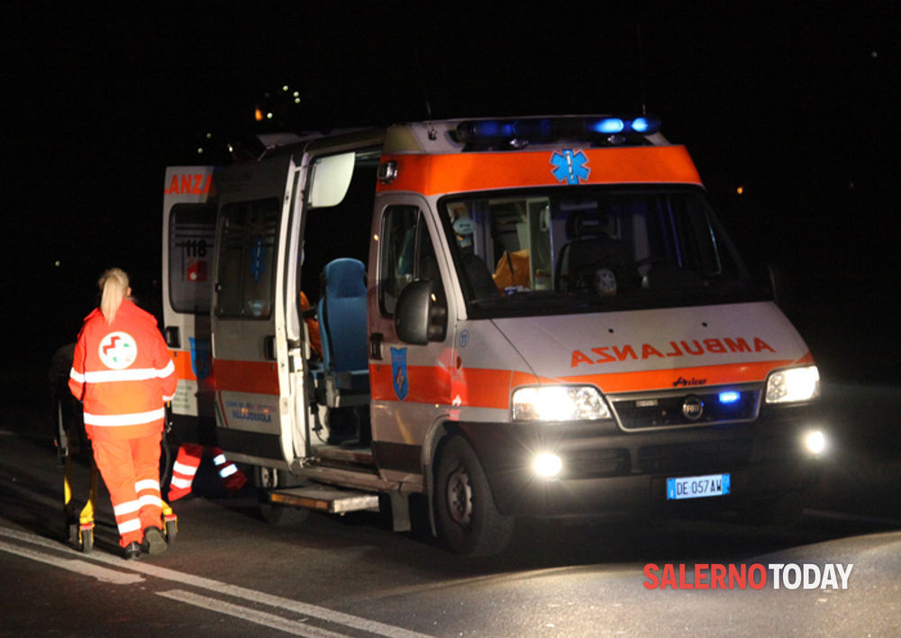 Incidente in moto tra Montecorice e Agnone, nella notte: due feriti