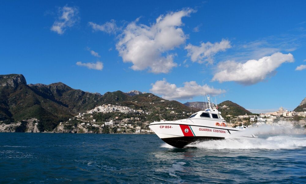 Colto da malore cade dalla barca: morto 74enne a Castellabate