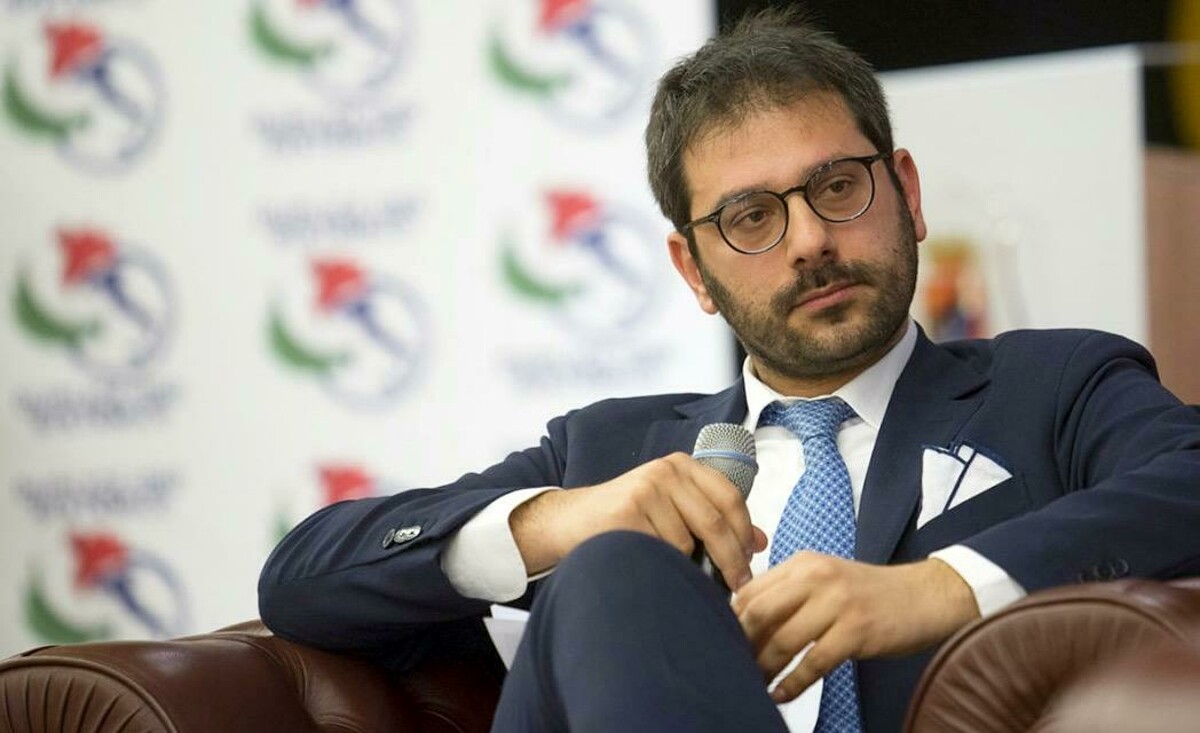 “Conti in rosso: si vendono beni comuni per far quadrare i conti”: Tofalo (M5S) contro il Comune di Salerno