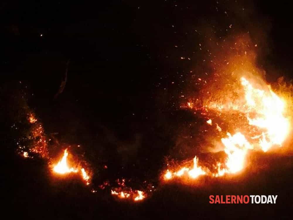 Incendi in Campania:  735 i roghi dal 15 giugno