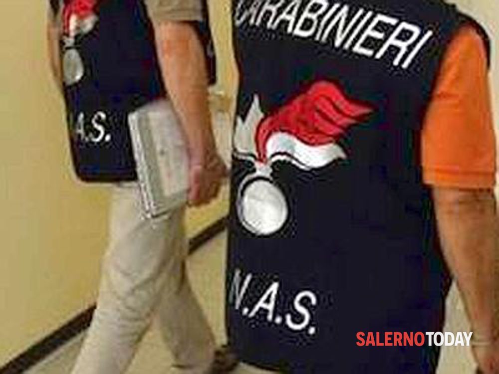 Blitz del Nas nel Salernitano: sequestrate migliaia di bottiglie di acqua minerale