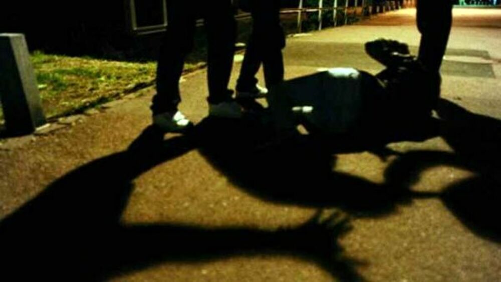 Escalation di violenza in provincia: picchiato un ragazzino straniero a Pagani e aggredita un’autista a Salerno