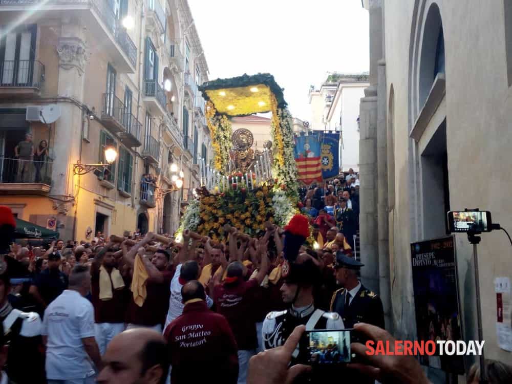 Variante Covid “Delta” in Campania: nuovo stop alle processioni