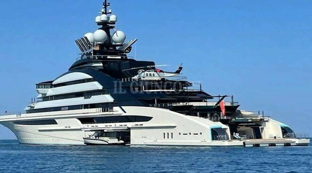 Sorpresa in Costiera Amalfitana: avvistato il mega yacht “Nord”