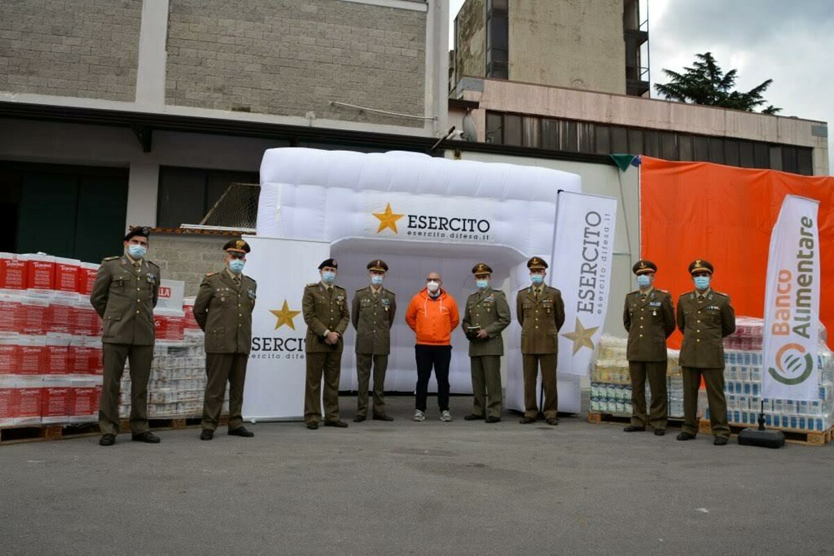 Banco alimentare della Campania, l’Esercito dona tre tonnellate di prodotti