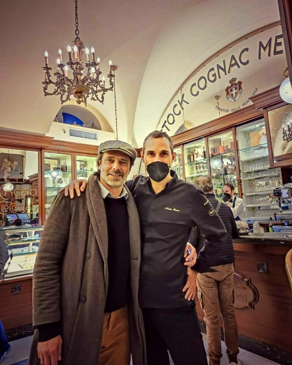 Sorpresa ad Amalfi, Alessandro Preziosi fa tappa alla pasticceria “Pansa”