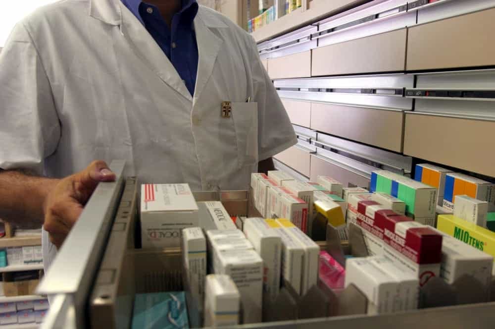 Nuova rapina in farmacia ad Eboli: bandito armato in fuga