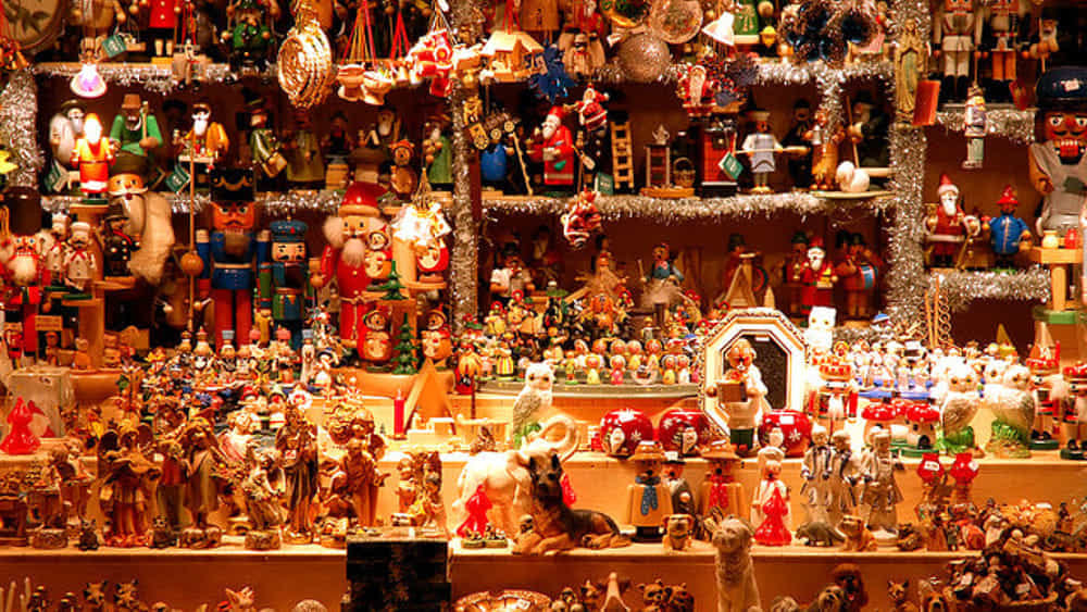 Decorazioni natalizie, i commercianti salernitani: “A causa del Covid, quest’anno difficoltà a reperire gli articoli tipici dai fornitori”