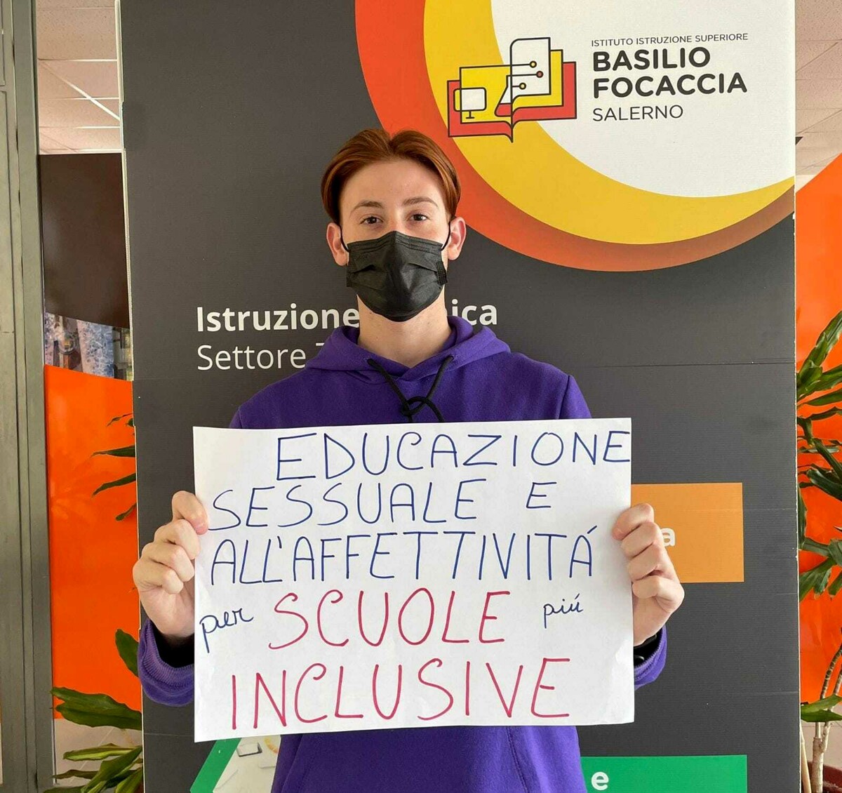 Carenze strutturali e per i trasporti: studenti in piazza, la protesta a Salerno