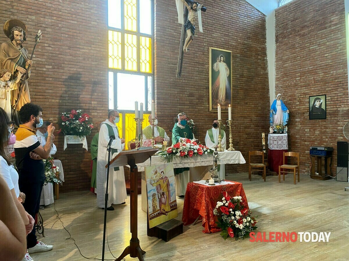 Messa di Natale per i detenuti: il messaggio di speranza di Don Antonio Romano e l’affidamento alla Vergine del Cappellano Don Rosario Petrone