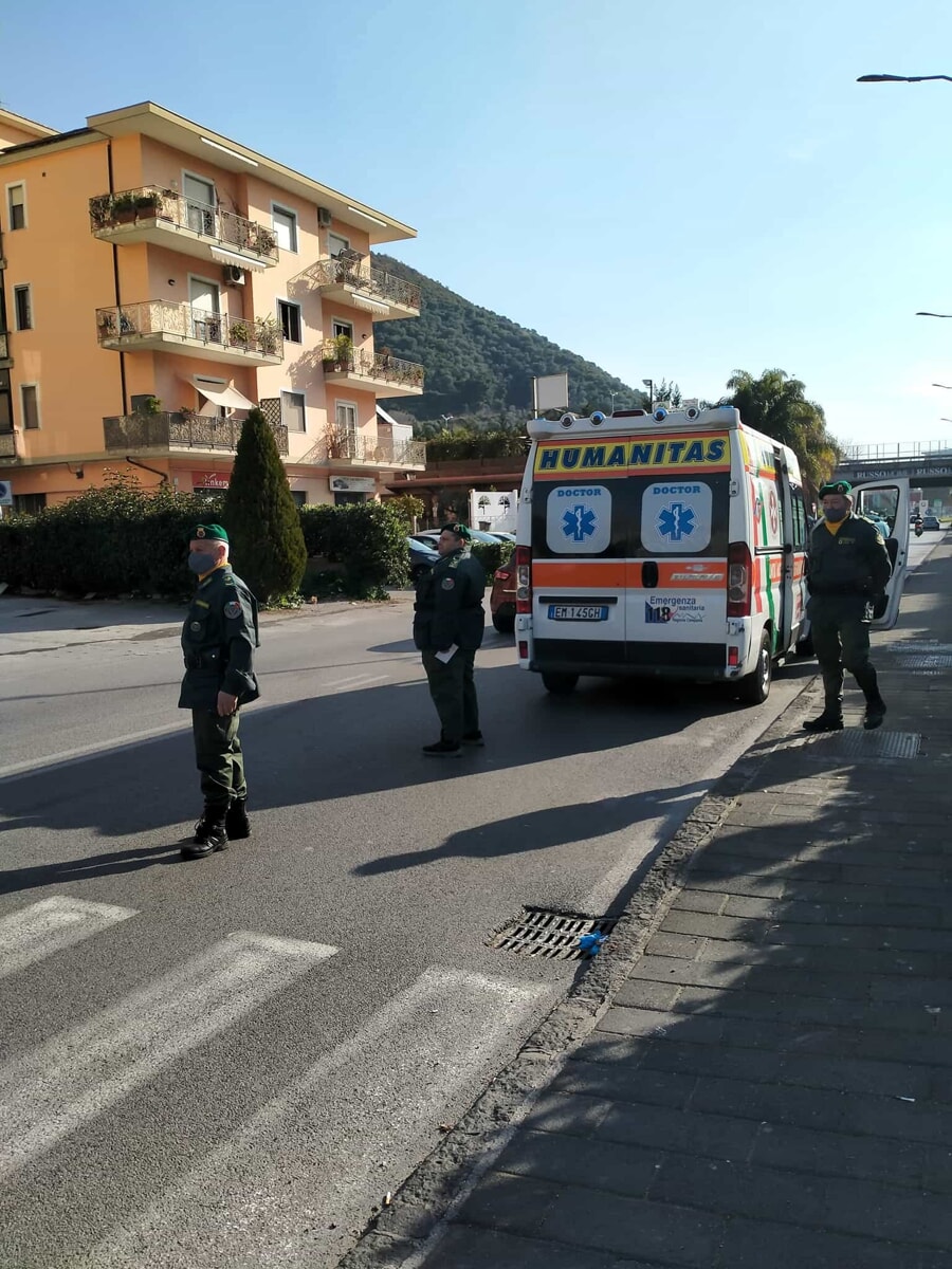 Incidente stradale in via San Leonardo: soccorso un centauro