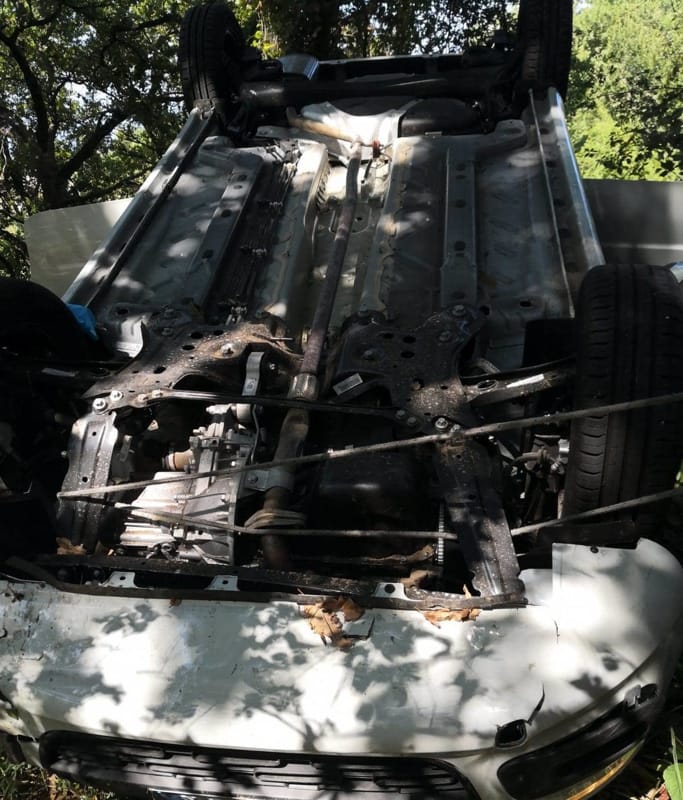 Incidente ad Agropoli, auto sbanda e si ribalta: illeso il conducente