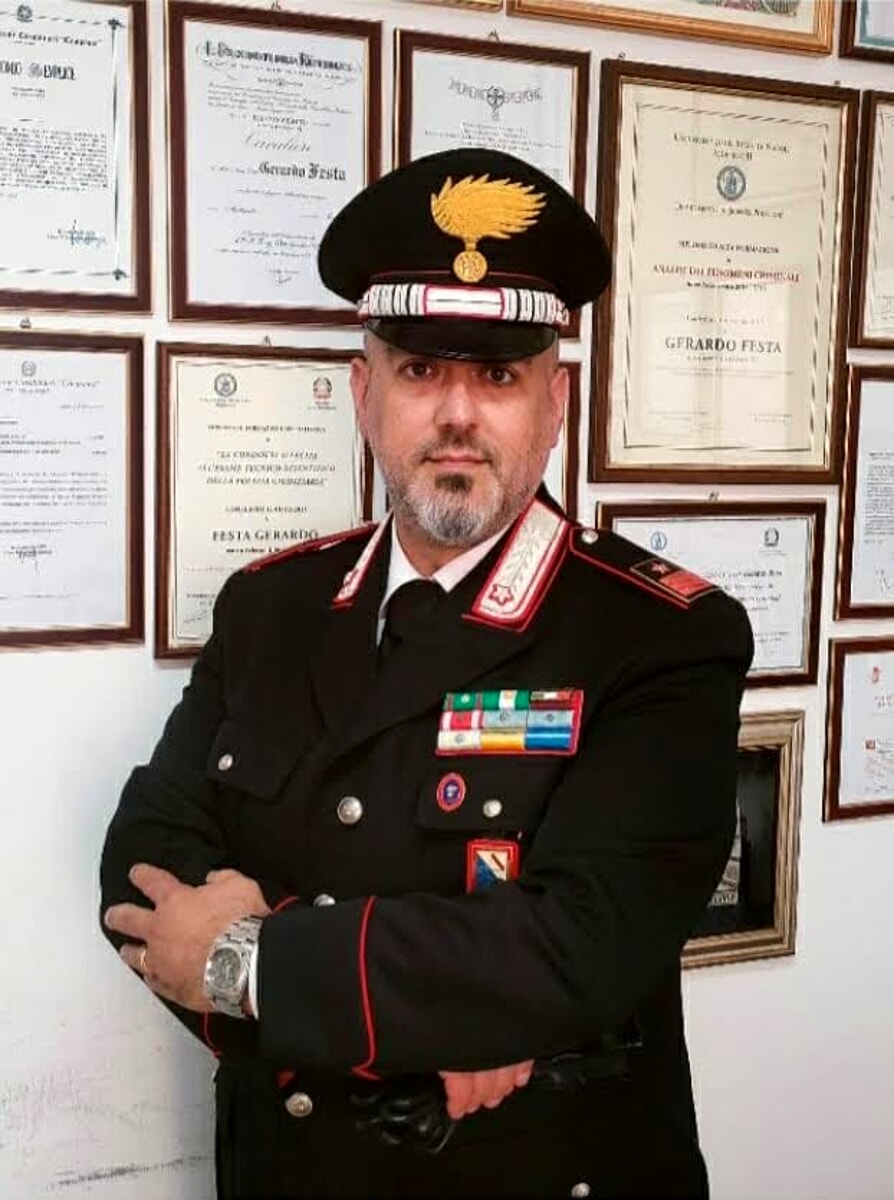 Carabinieri, il luogotenente Festa insignito dell’onorificenza di Ufficiale dell’Ordine al “Merito della Repubblica”