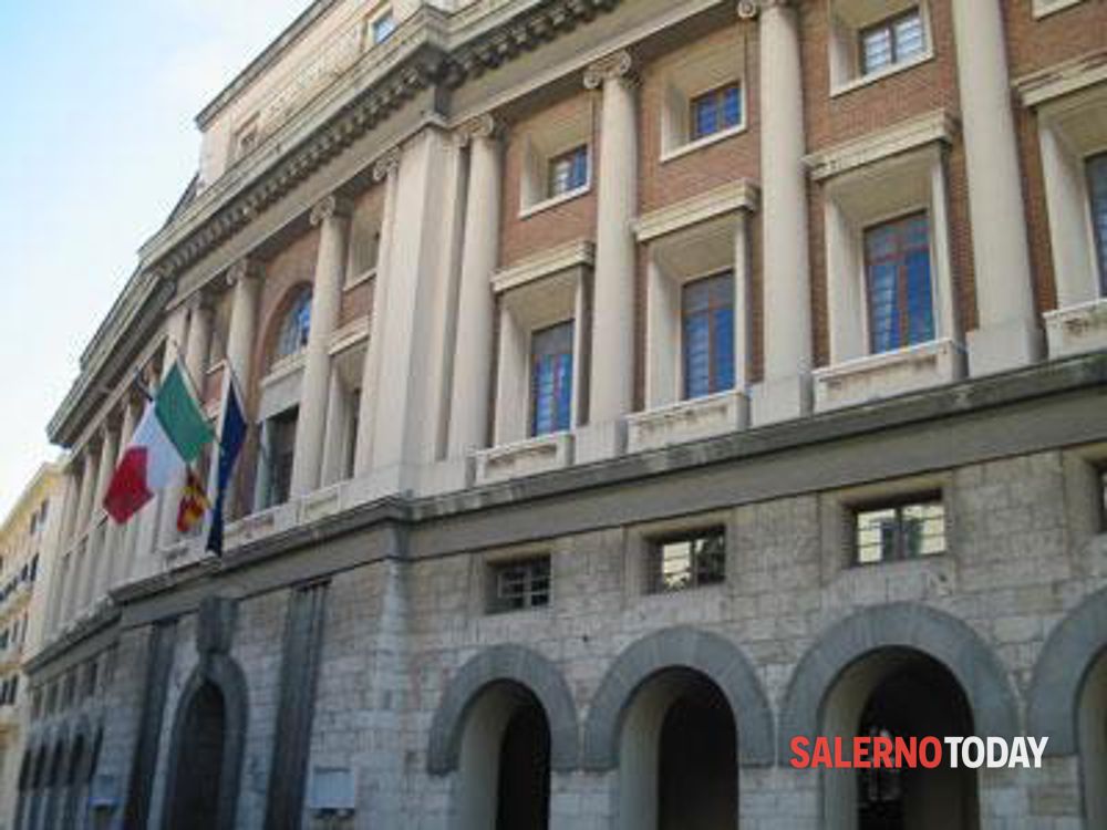 Salerno tra le più indebitate d’Italia secondo il Sole 24 Ore: Celano all’attacco