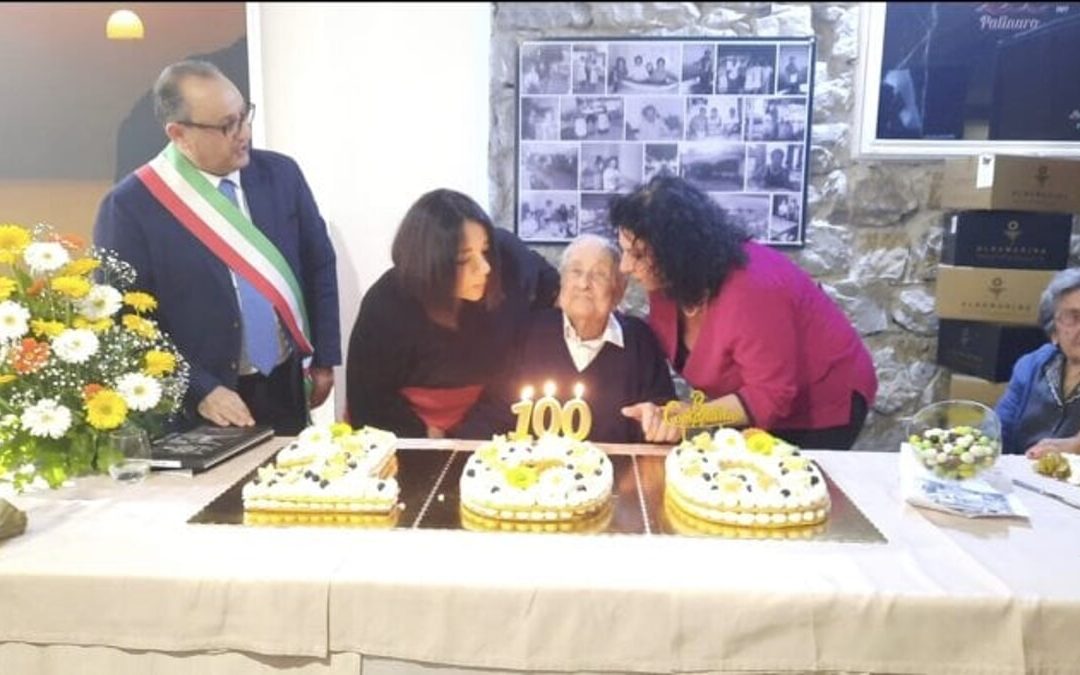 Palinuro, grande festa per i cento anni di nonno Giuseppe Pacelli